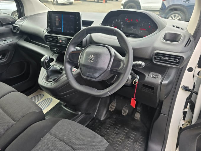 2025 Peugeot Partner
