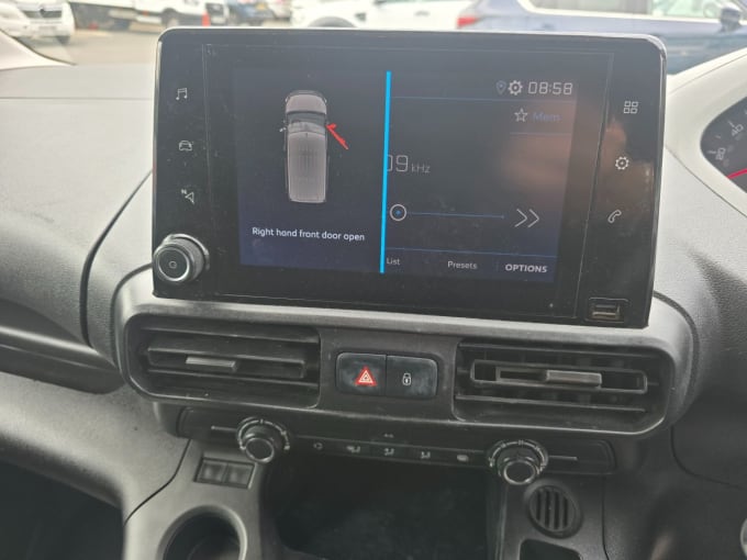 2025 Peugeot Partner