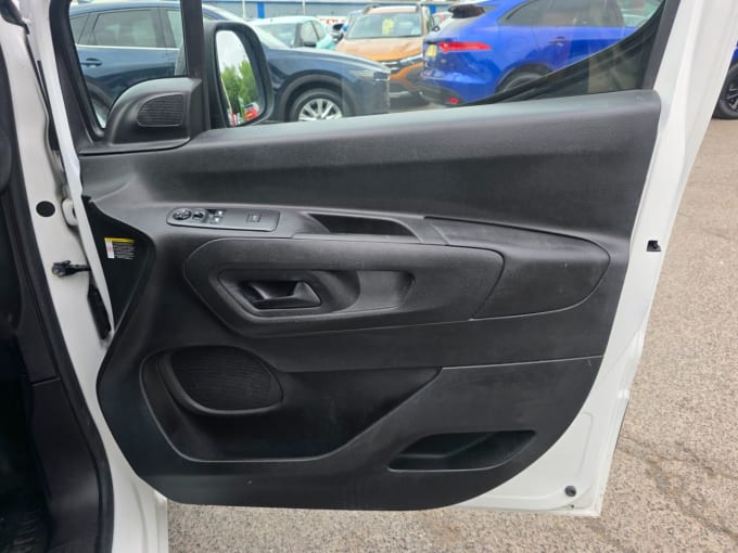 2025 Peugeot Partner