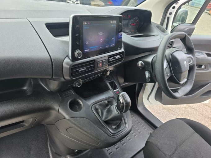 2025 Peugeot Partner