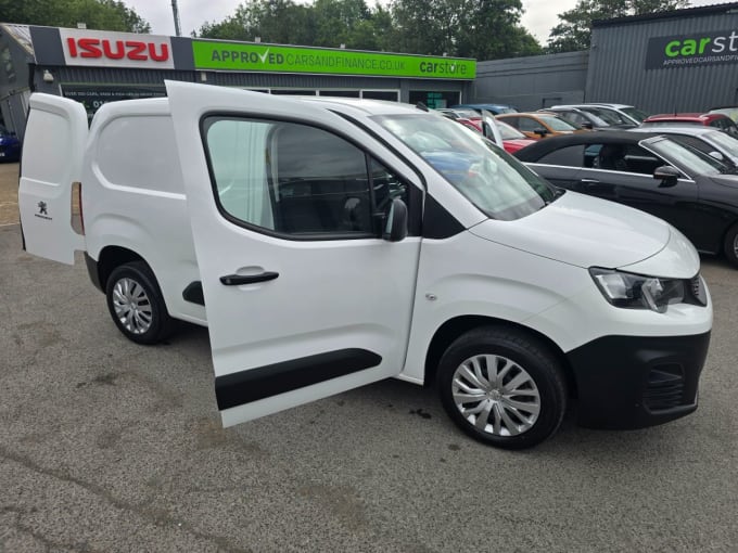 2025 Peugeot Partner