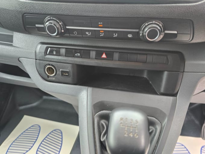 2025 Vauxhall Vivaro