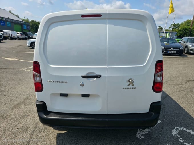 2025 Peugeot Partner