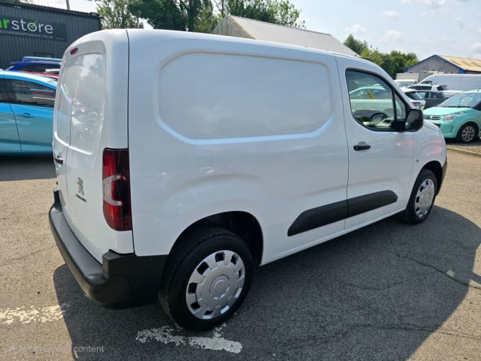 2025 Peugeot Partner