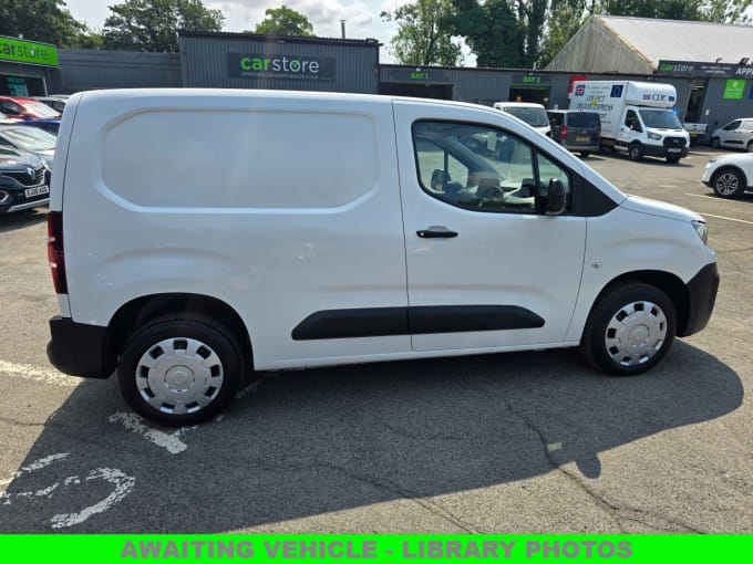 2025 Peugeot Partner