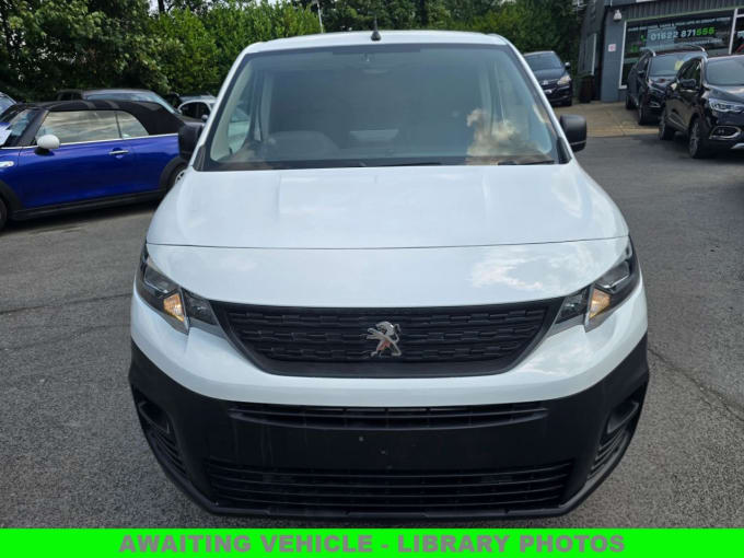 2025 Peugeot Partner