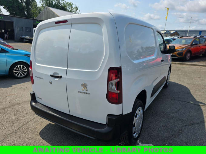 2025 Peugeot Partner