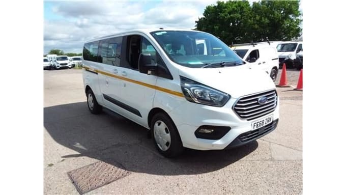 2025 Ford Tourneo Custom