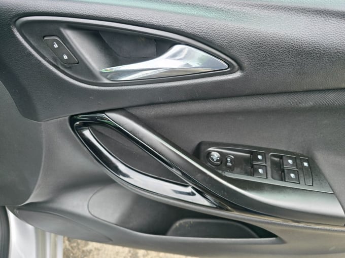 2025 Vauxhall Astra