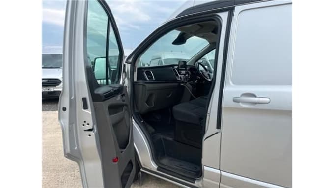 2025 Ford Transit Custom