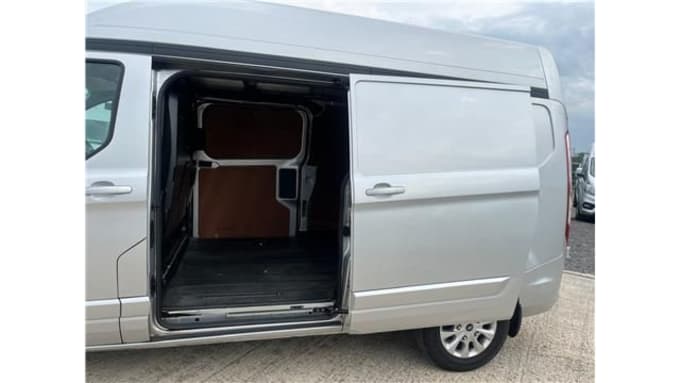 2025 Ford Transit Custom