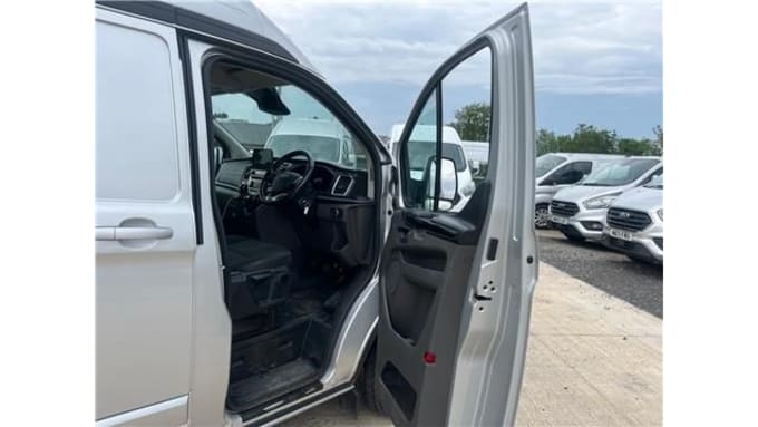 2025 Ford Transit Custom