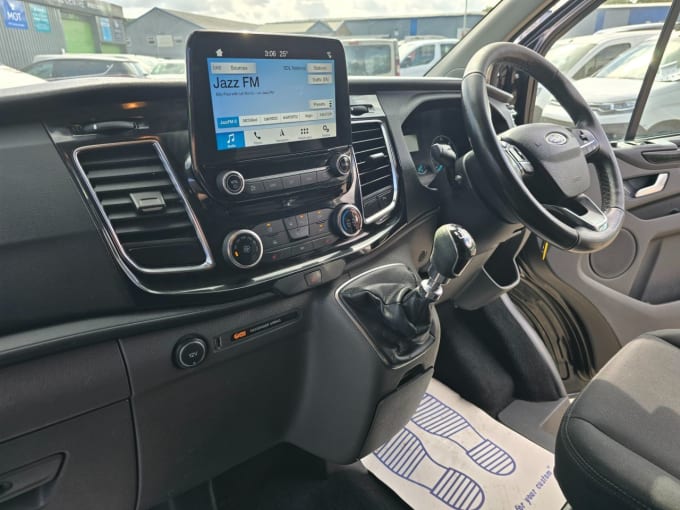 2025 Ford Transit Custom