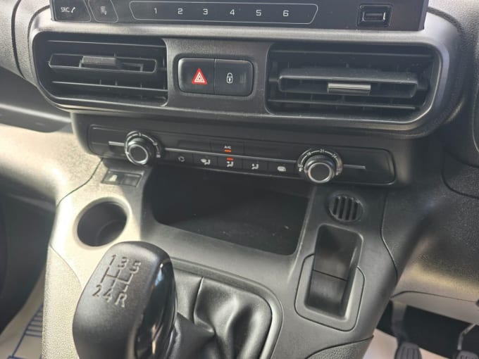 2025 Vauxhall Combo