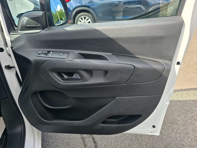 2025 Vauxhall Combo