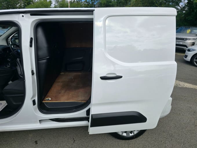 2025 Vauxhall Combo