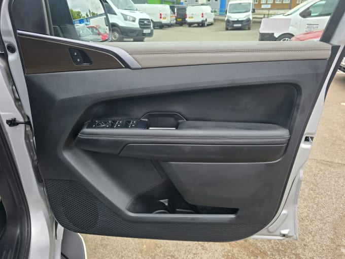 2025 Volkswagen Amarok