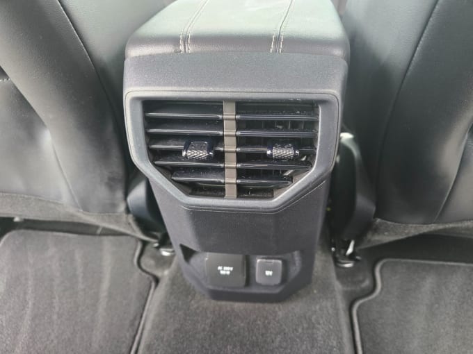 2025 Volkswagen Amarok