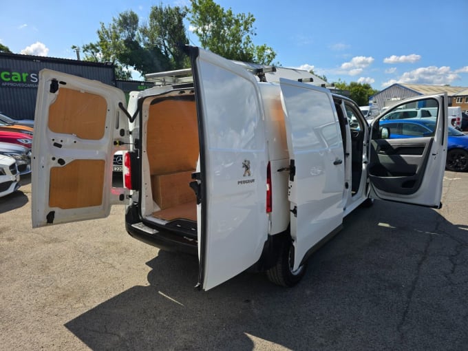 2025 Peugeot Expert