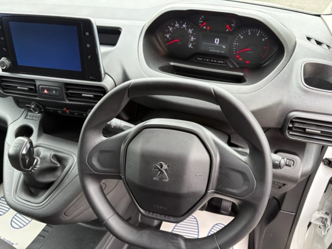 2025 Peugeot Partner