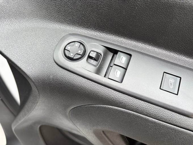 2025 Peugeot Partner
