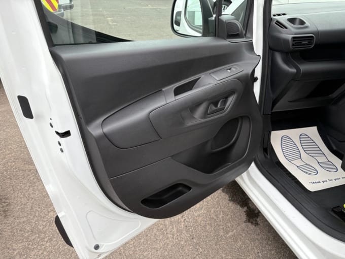 2025 Peugeot Partner