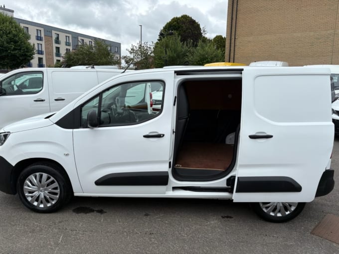 2025 Peugeot Partner