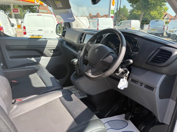 2025 Peugeot Expert