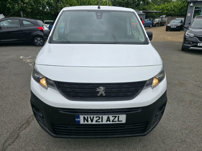 2025 Peugeot Partner