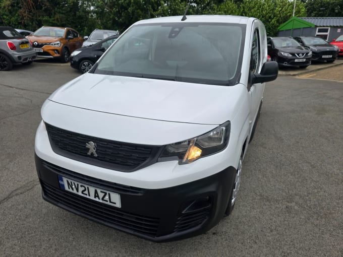 2025 Peugeot Partner
