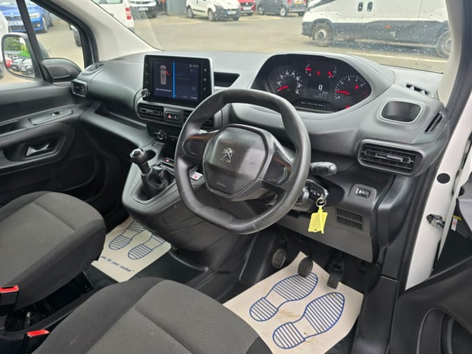 2025 Peugeot Partner