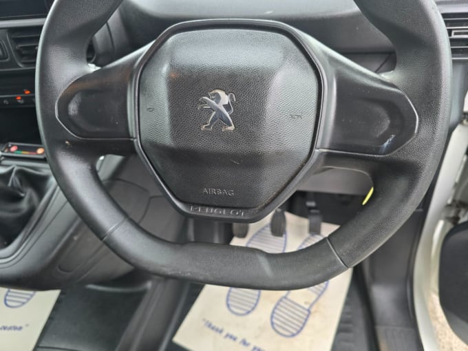 2025 Peugeot Partner
