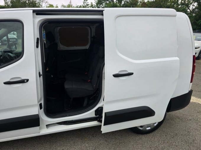 2025 Peugeot Partner