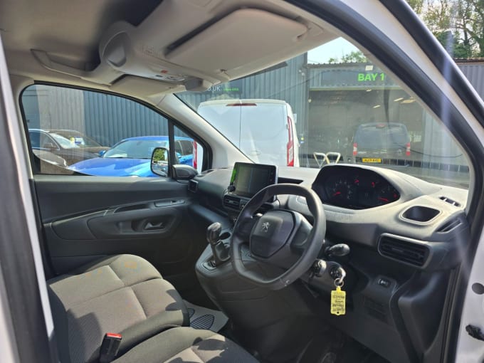 2025 Peugeot Partner