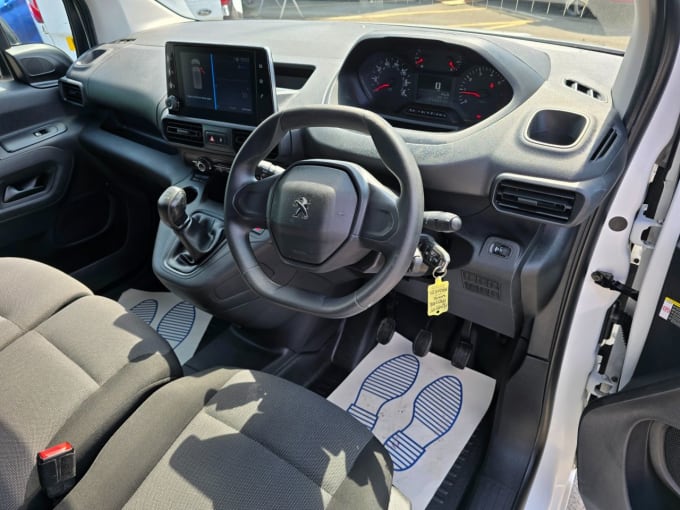 2025 Peugeot Partner