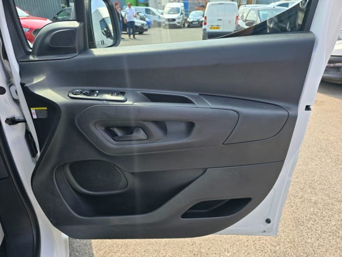 2025 Peugeot Partner