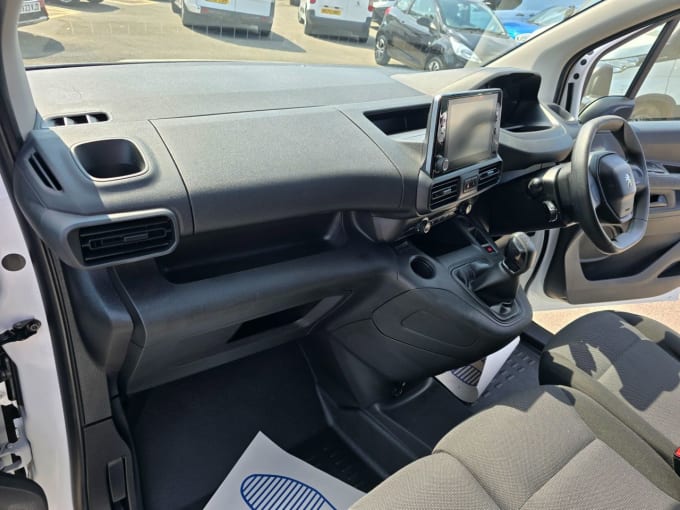 2025 Peugeot Partner