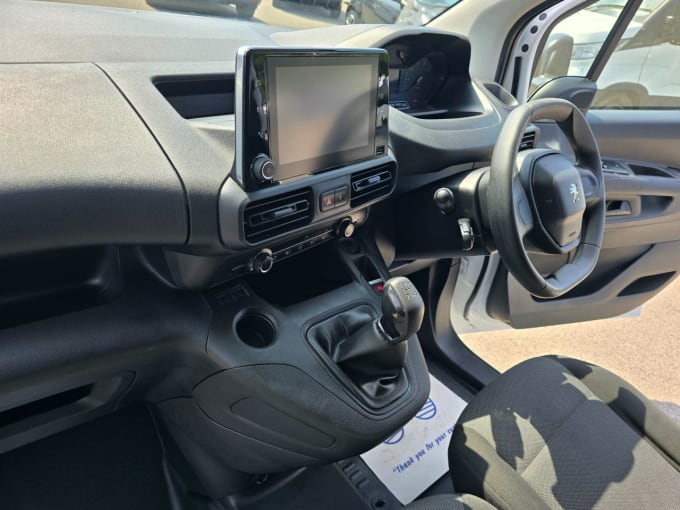 2025 Peugeot Partner