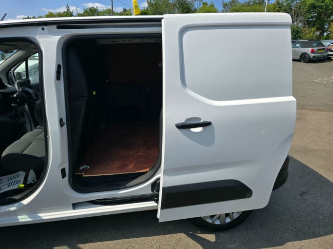 2025 Peugeot Partner