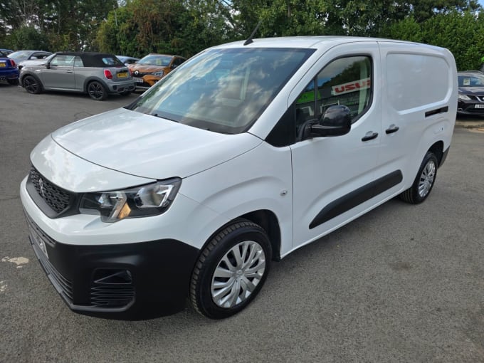 2025 Peugeot Partner