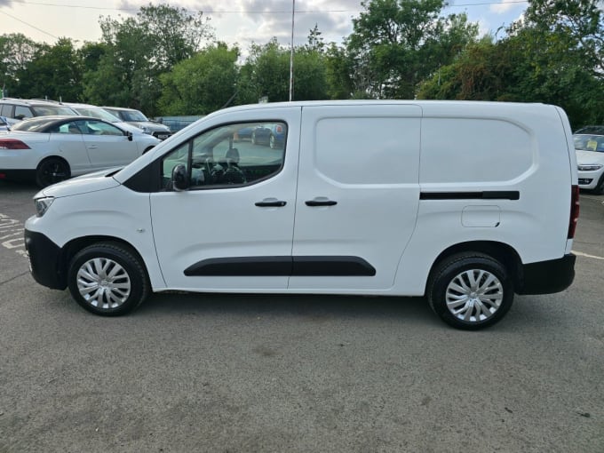 2025 Peugeot Partner
