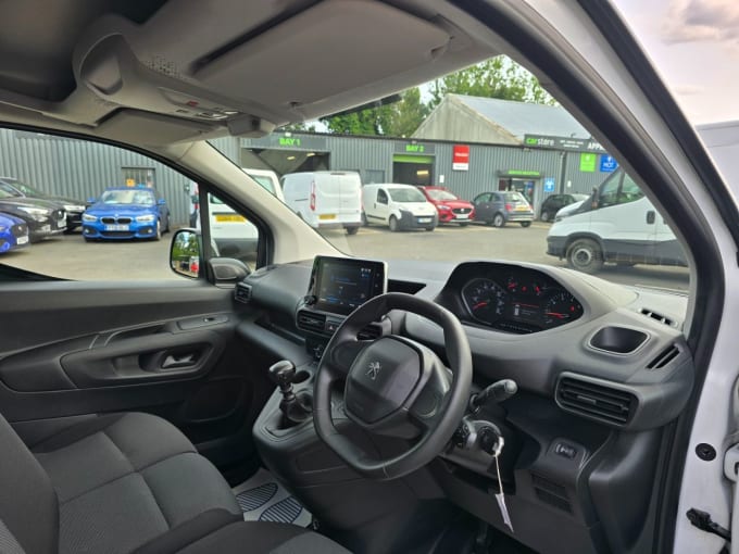 2025 Peugeot Partner