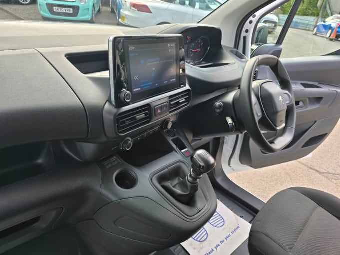 2025 Peugeot Partner