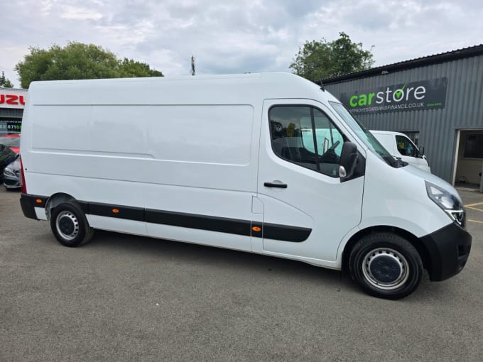 2025 Vauxhall Movano