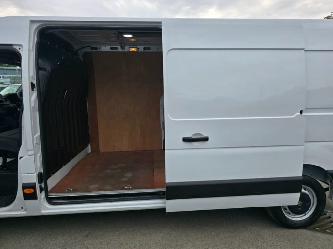 2025 Vauxhall Movano