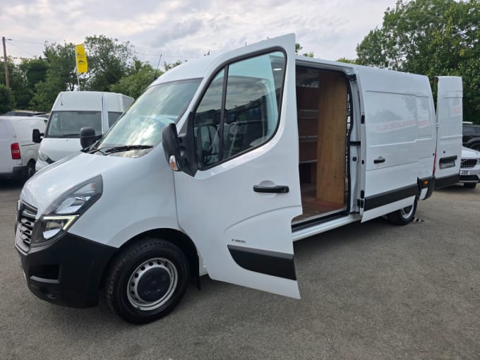 2025 Vauxhall Movano