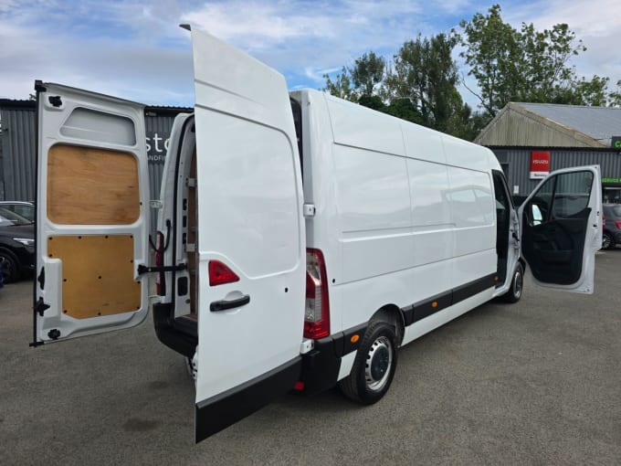 2025 Vauxhall Movano