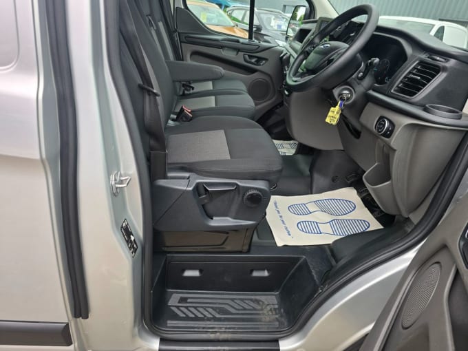 2025 Ford Transit Custom