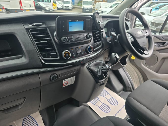 2025 Ford Transit Custom