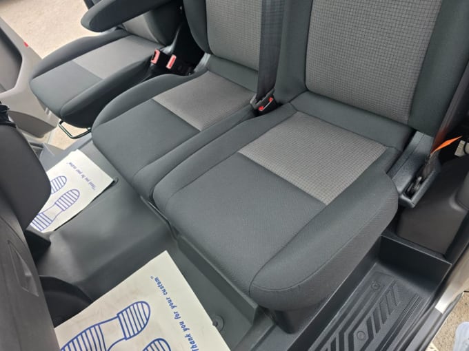 2025 Ford Transit Custom